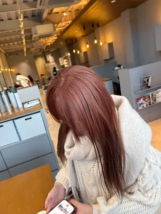 ロング カラー エマ ピボット 中川店所属・富原崇太/切りっぱな しボブ/透明感カラーのヘアスタイル