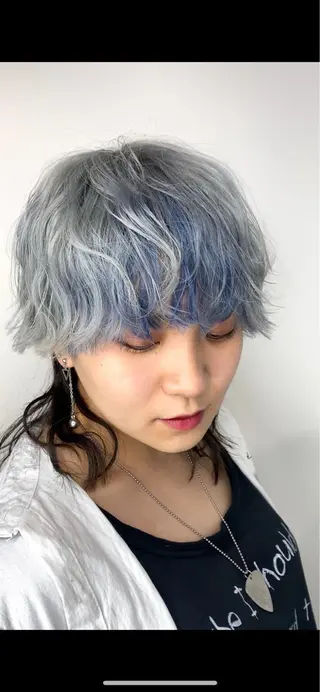 ミディアム カラー youres hair 新宿三丁目所属・髪質改善カラー、美髪 トリートメント専門のヘアスタイル