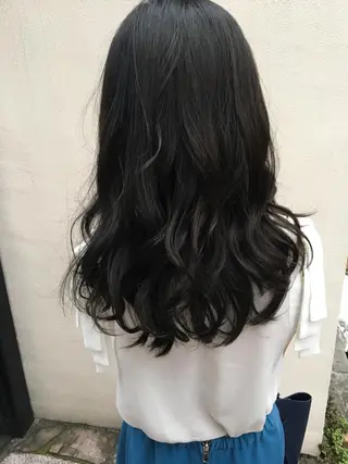 セミロング カラー THE DAY所属・AKI HASHIMOTOのヘアスタイル
