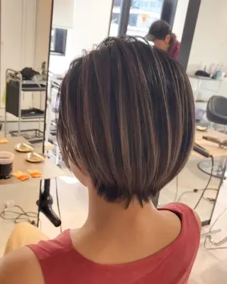 ショート カラー SHI Oのヘアスタイル