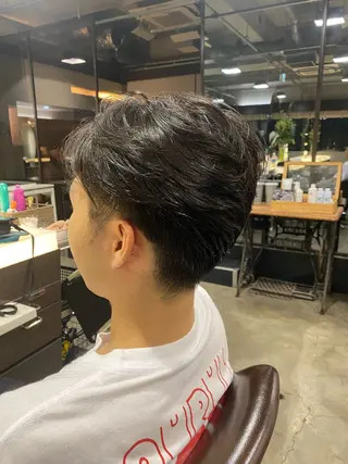 メンズ タツキ／レイヤー／ パーマ／艶カラーのヘアスタイル