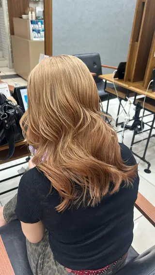ミディアム ブリーチカラー／ 髪質改善emi🍒のヘアスタイル
