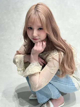 ロング 大井 あんずのヘアスタイル