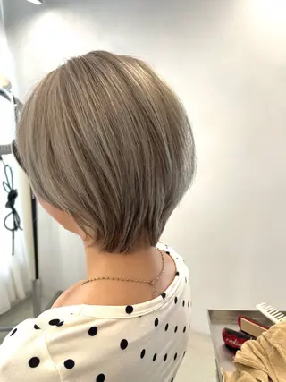 ショート カラー 柴田泰秀sotti. 髪質改善/ブリーチのヘアスタイル