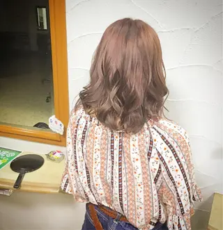 ミディアム サロントモ所属・小松崎 咲楽のヘアスタイル