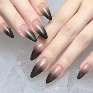 ネイル queensnail 🧸mikiのネイルデザイン