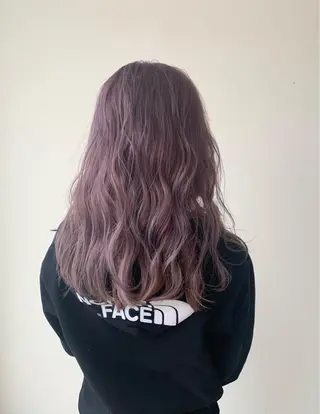 セミロング 髪質改善＆ハイトーンカラー Cica神戸三宮元町店所属・福田 美波のヘアスタイル