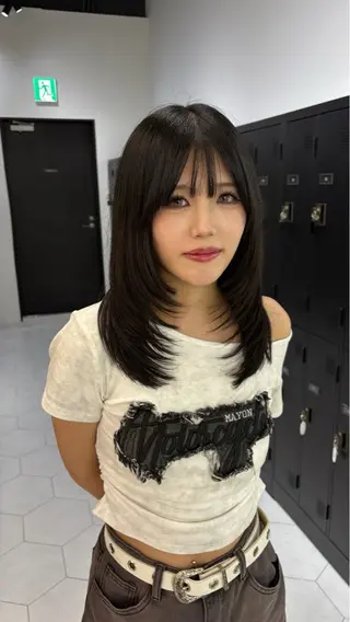 ミディアム 石塚 瑛里菜のヘアスタイル