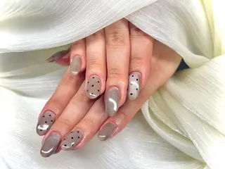 ミディアム GG houseのネイルデザイン