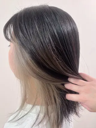 ミディアム カラー 古川 琴美のヘアスタイル