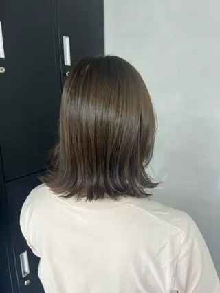 ミディアム カラー 小森聖奈 韓国風レイヤーカットのヘアスタイル