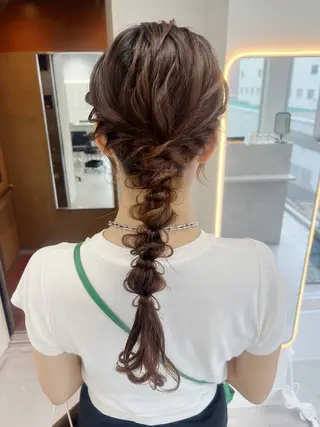 セミロング maya レイヤーカットのヘアスタイル