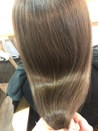 セミロング 髪質改善 suzukiのヘアスタイル