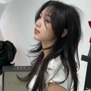 ミディアム SHIN レイヤー‪‪カットのヘアスタイル