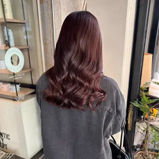 ロング カラー 芦刈 咲来のヘアスタイル