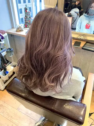 セミロング 淡色ふんわりhair 新宿satomiのヘアスタイル