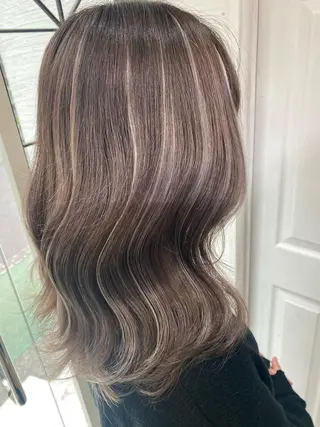 ロング uros.所属・uros.中目黒 moekaのヘアスタイル