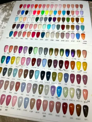 ネイル ネイルサロンエーナイン千歳所属・伊藤 姫花のネイルデザイン