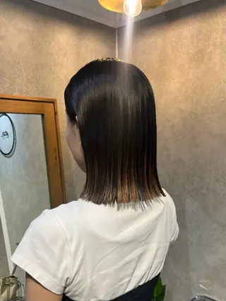 ミディアム カラー ボブ/プツッとボブ/ 暖色カラー/モエのヘアスタイル