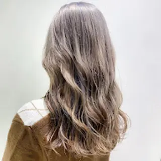 カラー official TUNE銀座🪞🪽のヘアスタイル