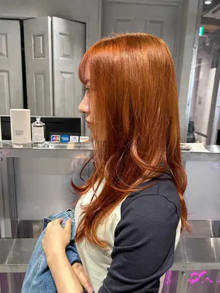 ロング トミオカ ノアのヘアスタイル