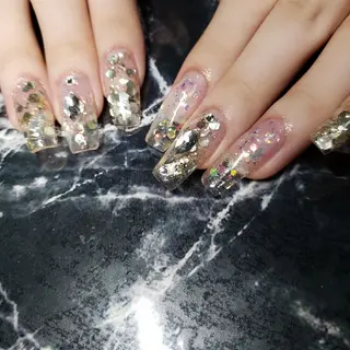 ミディアム ネイル クロキ 。のネイルデザイン