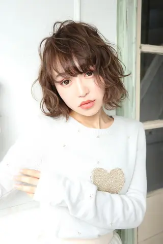 ミディアム due hair 京都駅前店 MILBON オージュア認定サロン【デューヘアー】所属・ハイトーンブリーチ 土坂　由志【京都】のヘアスタイル