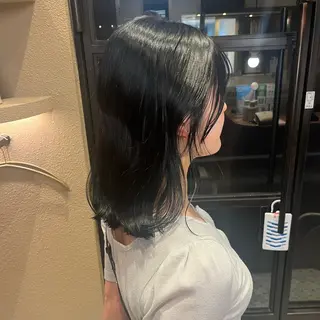 セミロング Wカラー🐾 ハルナのヘアスタイル