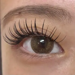 マツエク・マツパ nail&eye Lily  吹田・千里丘店所属・【Lily千里丘店】 ウメザキのマツエク・マツパデザイン