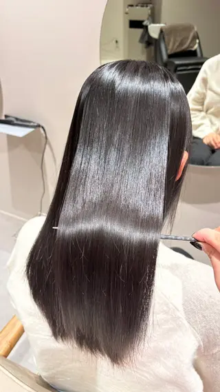 ロング 井山 葵のヘアスタイル
