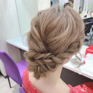 ミディアム ヘアアレンジ 《カメレオン》 西田美輝のヘアスタイル