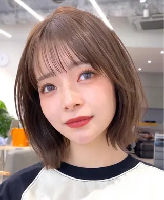 ミディアム カラー 脇野 茉優のヘアスタイル