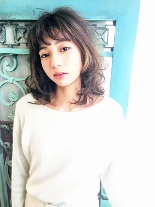 ミディアム カラー パーマ 表参道Lise おおいしおりのヘアスタイル
