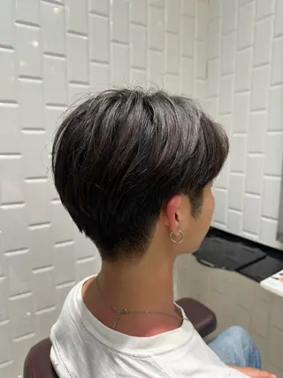 メンズ 岡 咲穂のヘアスタイル
