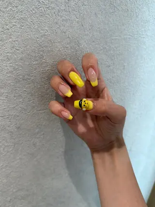 ネイル nalu🐚 京橋｜Rommyのネイルデザイン