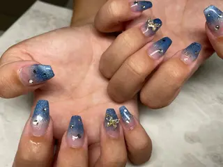 ネイル Roi〈ロワ〉 Minakoのネイルデザイン