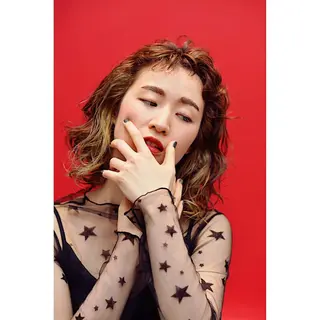 ミディアム カラー 永野 早紀のヘアスタイル