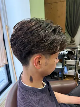 ショート パーマ メンズ 溝口 槙里也のヘアスタイル