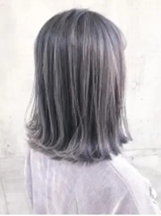 ミディアム カラー 前田 桃花のヘアスタイル