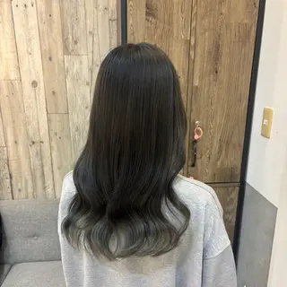 ロング カラー 上村 七海のヘアスタイル