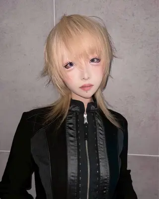 ミディアム AIRA/ブリーチ ‪/透明感カラーのヘアスタイル