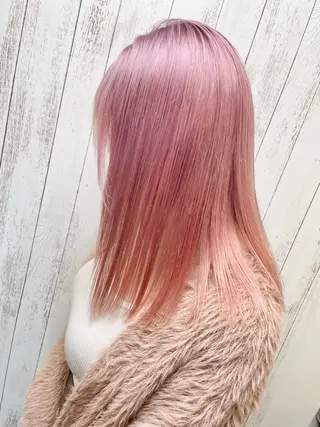 セミロング ブリーチ特化🎖️ピ ンクカラー高橋さやかのヘアスタイル
