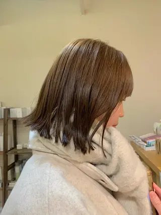 ミディアム ミルクティーベージュ の魔術師　manaeのヘアスタイル