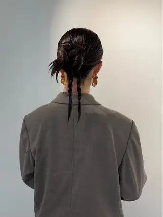 セミロング ヘアアレンジ mina 🌷のヘアスタイル