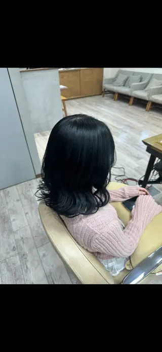ミディアム カラー 須山 和香のヘアスタイル