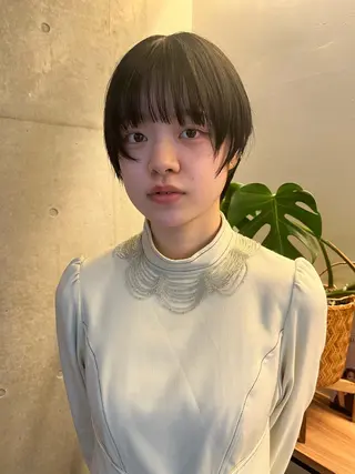 ショート レイヤーカット\ウル フ　chinatsuのヘアスタイル