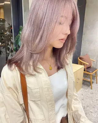 セミロング カラー ブリーチカラーレイヤ ーカット🦋annaのヘアスタイル