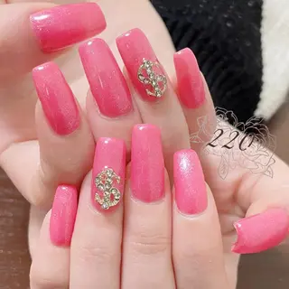 ミディアム ネイル nailsalon 220momokaのネイルデザイン