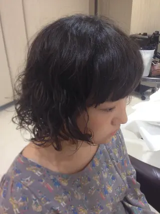 ミディアム パーマ ✨艶髪✨透明感✨ 山内大樹のヘアスタイル
