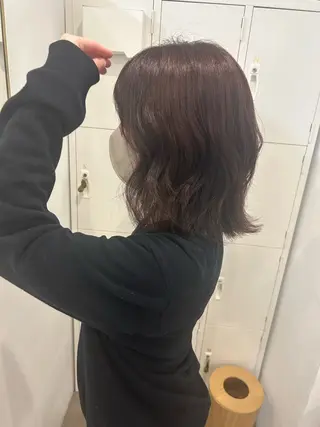 ミディアム オリーブ/ ナカミネアキナのヘアスタイル